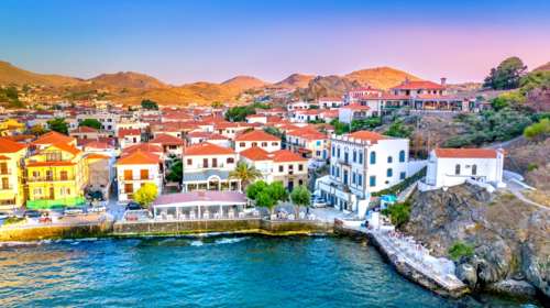 Απευθείας αεροπορική σύνδεση της Βιέννης με αυτό το ελληνικό νησί - &quot;Παραδοσιακά χωριά και κάστρο&quot;