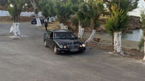 &quot;Λύγισε&quot; ο πατέρας της Ιωάννας στο τελευταίο αντίο: Θα φέρω ένα κρεβατάκι να κοιμάμαι δίπλα σου