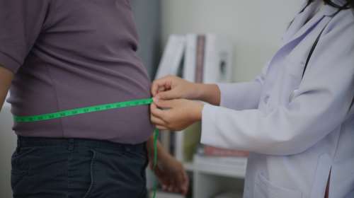 Κόκκινος συναγερμός για την παχυσαρκία: Αποδυναμώνει το ανοσοποιητικό, αυξάνει τον κίνδυνο σοβαρών λοιμώξεων