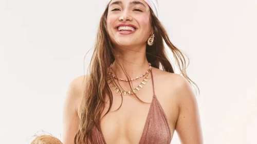 Mocha mousse and loads of glitter: Το bikini που θα φορέσεις όσο κανένα άλλο αυτό το καλοκαίρι