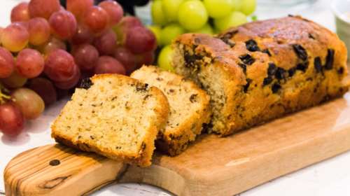 Συνταγή: Το απόλυτο φθινοπωρινό κέικ με σταφύλι, χωρίς ζάχαρη - Μαλακό και αφράτο