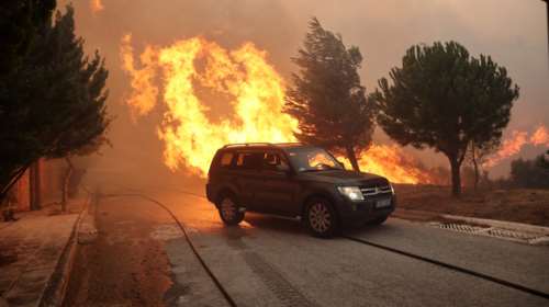 Δήμαρχος Πεντέλης: Έχουν απομακρυνθεί οι κάτοικοι από τα &quot;κρίσιμα&quot; σπίτια [Βίντεο]