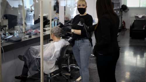 Θεσσαλονίκη: Το αδιαχώρητο στα κομμωτήρια της πόλης - Δεν υπάρχει διαθέσιμο ραντεβού μέχρι τα Χριστούγεννα