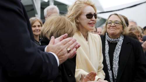 Πέθανε η πρώτη σύζυγος του Τεντ Κένεντι, Τζόαν: Εφυγε στο σπίτι της στη Βοστώνη σε ηλικία 89 ετών