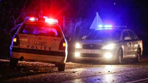 Επεισόδιο στα Φιλιατρά: Ρομά εμβόλισαν περιπολικό για να διαφύγουν – Δύο αστυνομικοί τραυματίες