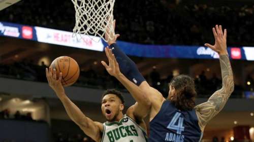 Μπακς-Γκρίζλις 126-114: Σπουδαία εμφάνιση από τον Γιάννη