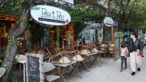 Αντίστροφη μέτρηση για την άρση των μέτρων - Τι φοβάται η κυβέρνηση για την επόμενη ημέρα