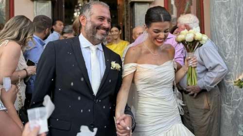 Γάμος... ΠΑΣΟΚ στη Μυτιλήνη: Το μισό κόμμα ταξίδεψε στο νησί