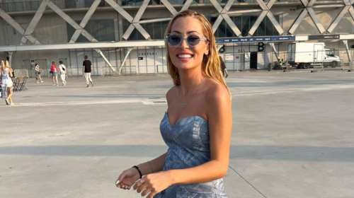 Η Ελένη Βουλγαράκη με total lilac σύνολο στην πρεμιέρα της εκπομπής "Πρωινό"