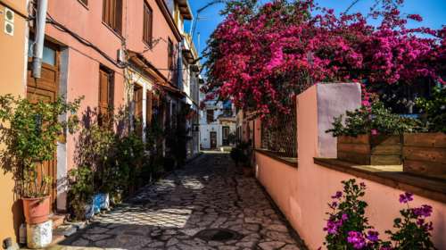 Με ανοιξιάτικες θερμοκρασίες το τριήμερο της Καθαράς Δευτέρας - Πότε και πού θα ανοίξουν οι ουρανοί με βροχές