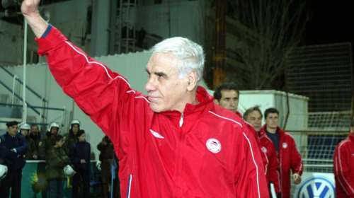 Συγκίνηση στο Twitter για τον &quot;γίγαντα&quot; Νίκο Αλέφαντο: &quot;Μάθε τους μπαλίτσα εκεί ψηλά&quot;