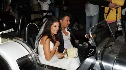 Το νυφικό της Μαρίας Κορινθίου είναι η πιο διαχρονική επιλογή για έναν καλοκαιρινό γάμο