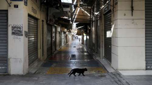 Οι διατροφικοί κίνδυνοι του να κάθεσαι συνέχεια σπίτι