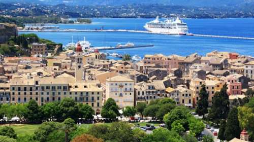 Έλληνες γιατροί στη Γερμανία συστήνουν: Κάντε διακοπές φέτος στην Ελλάδα