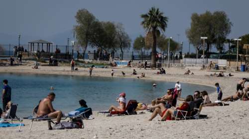 Bloomberg: Τι θα γίνει με τις παραλίες, τα ξενοδοχεία και τους τουρίστες στην Ελλάδα [βίντεο]