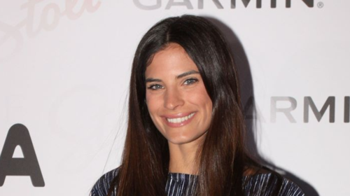 Η Χριστίνα Μπόμπα φόρεσε το τέλειο φόρεμα για γιορτινές εμφανίσεις