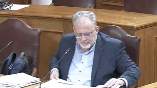 Ο Μπουνάκης του ΠΑΣΟΚ απορρίπτει τις κατηγορίες για τις δηλώσεις στη λίμνη Κάρλα και τα 3.500 στρέμματα