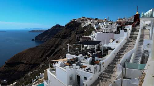 Νέες αποκαλύψεις για το θάνατο του 69χρονου ξενοδόχου στη Σαντορίνη: Τον &quot;έλουσαν&quot; με έυφλεκτο υγρό και τον έκαψαν