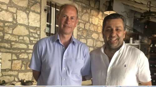 Στην Κέρκυρα για διακοπές ο πρίγκιπας Eντουαρντ, αδελφός του Κάρολου: Το αποκάλυψε ιδιοκτήτης ταβέρνας