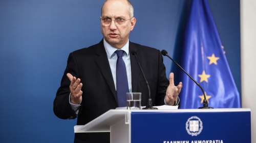 Καταγγελία Μάντζου για ύβρεις Οικονόμου σε βάρος του ΠΑΣΟΚ στη Λαμία - Τι απαντά ο κυβερνητικός εκπρόσωπος [βίντεο]