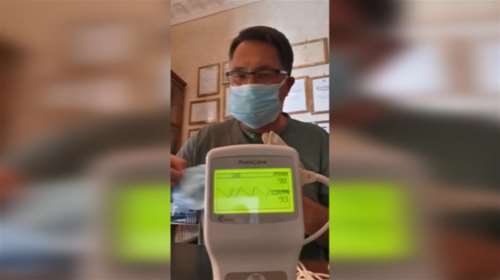 Το πείραμα με τις μάσκες που έγινε viral: Ο γιατρός Παναγιώτης Ιακωβής εξηγεί γιατί το έκανε [Βίντεο]