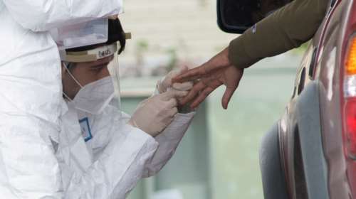 Πρόεδρος Πανελλήνιου Ιατρικού Συλλόγου: Θα είχαμε τετραπλάσιους νεκρούς, αν παίρναμε μέτρα μια εβδομάδα αργότερα