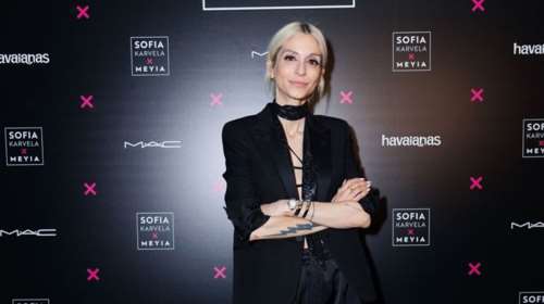 Σοφία Καρβέλα: Η σπάνια βραδινή έξοδος με τους γονείς της - Η φωτογραφία με την Ανίτα Πάνια