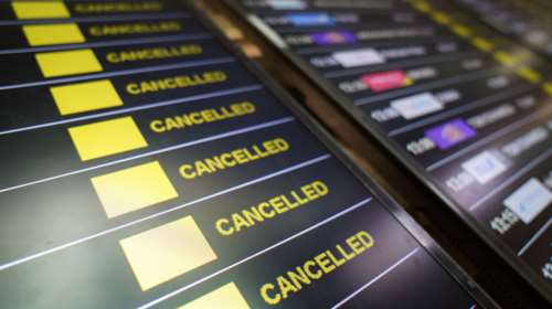 Tί ισχύει με τις αποζημιώσεις για τις χαμένες πτήσεις λόγω κορονοϊού - Τι λέει το ευρωπαϊκό δίκαιο