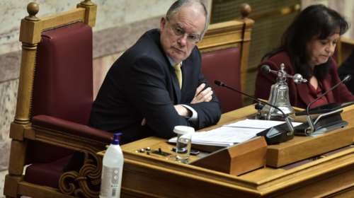 &quot;Δάσκαλε που δίδασκες&quot;: Ο Τασούλας έπιασε αδιάβαστους  Βελόπουλο και Βαρουφάκη!