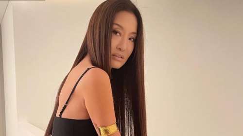 Βέρα Γουάνγκ: Ο μυστικός συνδυασμός ομορφιάς που ακολουθεί για την αιώνια νεότητα στα 74