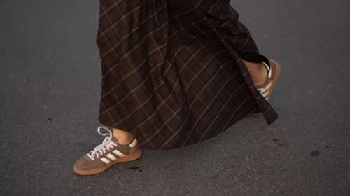 Πέντε sneakers από τη Bershka που θα φορέσεις από το πρωί μέχρι το βράδυ