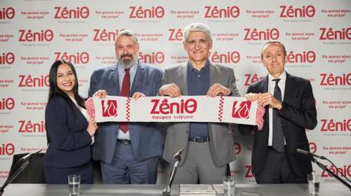 Η ΖeniΘ βραβεύτηκε για την Κορυφαία Καμπάνια με τον Παναγιώτη Γιαννάκη στα Social Media Awards 2020