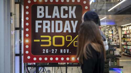 Πλησιάζει η Black Friday: Πώς και πότε καθιερώθηκε η εκπτωτική γιορτή στην Ελλάδα και τον κόσμο