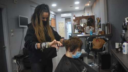 Lockdown στην Αττική: Κλείνουν από την Πέμπτη τα κομμωτήρια και  τα κέντρα αισθητικής - Χαμός για το τελευταίο ραντεβού