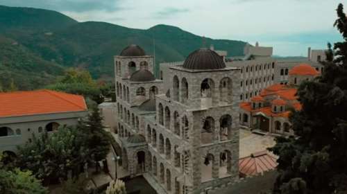 Δέος: Στην Ελλάδα το μεγαλύτερο καμπαναριό στον κόσμο που ακούγεται στα 100 χιλιόμετρα [Εντυπωσιακό βίντεο]