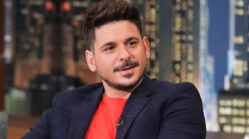 Ο Stan βγάζει ξανά την ίδια φωτογραφία με τους παιδικούς του φίλους μετά από 28 χρόνια!