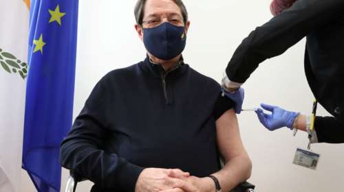Εμβολιάστηκε ο Πρόεδρος της Κύπρου Νίκος Αναστασιάδης: &quot;Είμαι ευτυχής, είναι δώρο ζωής&quot;
