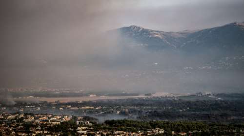 Φωτιά στη Βαρυμπόμπη: Η καταστροφή από ψηλά, στάχτη, αποκαΐδια, δραματικές εικόνες [Βίντεο]