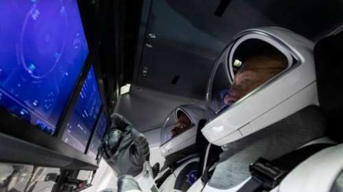 Η SpaceX φέρνει τον πλανήτη σε μία νέα διαστημική εποχή αλλά η κακοκαιρία απειλεί την εκτόξευση - Δείτε live