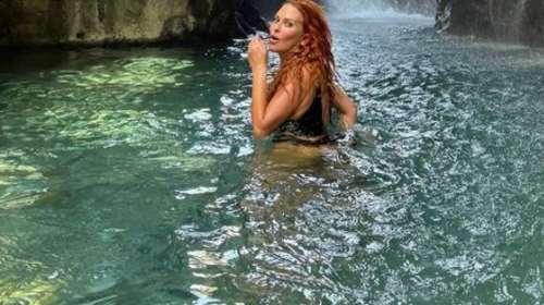 Σίσσυ Χρηστίδου: Στα κρυστάλλινα νερά στο Κουρταλιώτικο φαράγγι  - Εικόνες