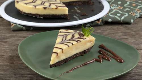 Πετρετζίκης: Συνταγή για τέλεια και πανεύκολη τάρτα λευκής σοκολάτας - Με ελάχιστα υλικά