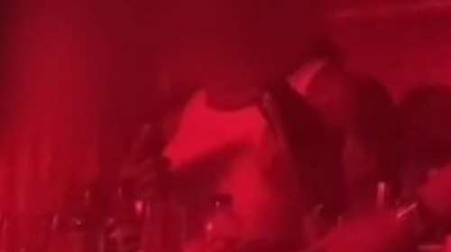 Τράπερ Light: Νέο προκλητικό βίντεο με τα πιστόλια στα χέρια - Ήθελε να δείξει την 6.000 ευρώ ζώνη του