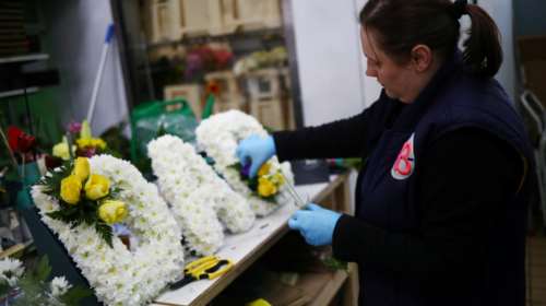 Νέο σοκ στη Βρετανία: Στους 801 οι νέοι θάνατοι από κορονοϊό σε ένα 24ωρο, σχεδόν 13.000 συνολικά