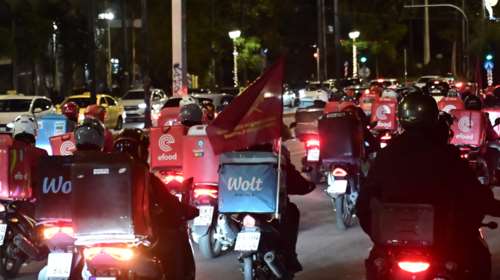 Στους δρόμους οι &quot;ντελιβεράδες&quot;: Moτοπορεία στην Αθήνα και στάση εργασίας έως τις 23:00