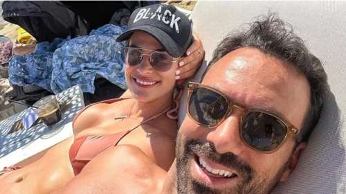 Μπόμπα - Τανιμανίδης: Η βόλτα των κοριτσιών τους στον τεράστιο κήπο τους στη Μύκονο