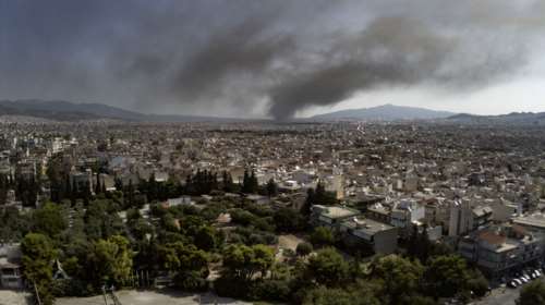 Φωτιά στη Μεταμόρφωση: Τι δείχνουν οι πρώτες μετρήσεις του υπ. Περιβάλλοντος για τους τοξικούς καπνούς