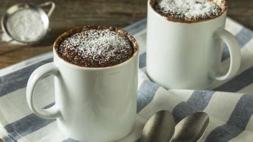 Συνταγή: Τέλειο κέικ σοκολάτας σε βαζάκι - Χωρίς αλεύρι και ζάχαρη, δεν χρειάζεται φούρνος