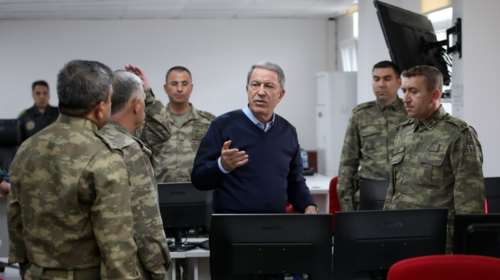 Ακαρ για Συρία: Στο &quot;παιχνίδι&quot; πύραυλοι από ΗΠΑ και S-400