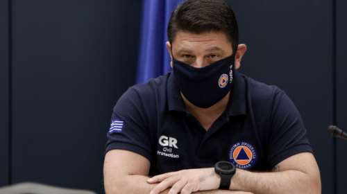 Σε πύρινο κλοιό η χώρα: Έκτακτη ενημέρωση Χαρδαλιά για τις φωτιές