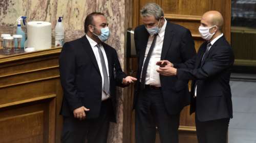 Κορονοϊός: Υποχρεωτική η μάσκα παντού πλέον στη Βουλή- Ακόμα και στους διαδρόμους, ακόμα και οι δημοσιογράφοι